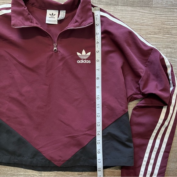 Adidas cropped jacket XS - Picture 5 of 6